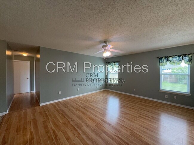 Foto del edificio - 1058 Springwater Rd