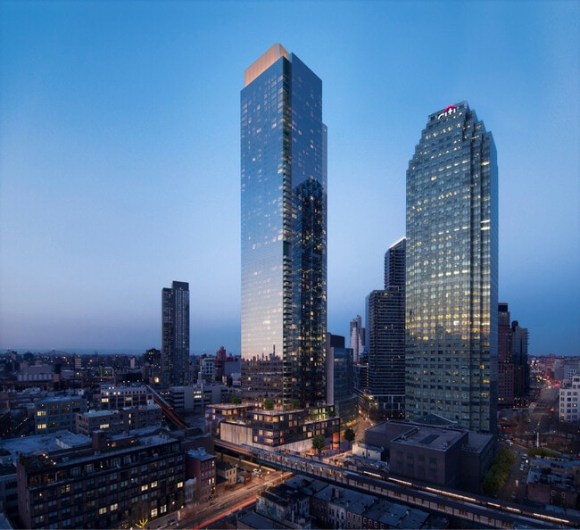 Building Photo - 3 Ct Square W