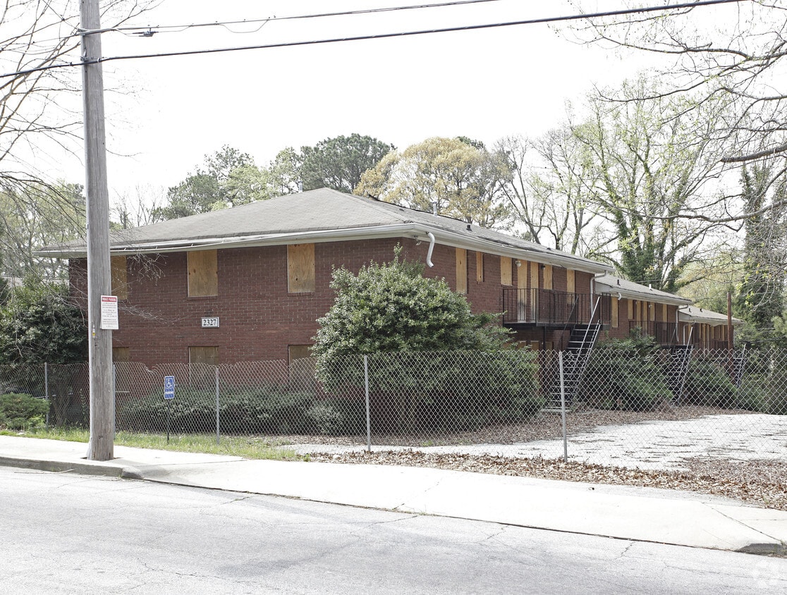 Building Photo - 2327 Delowe Dr