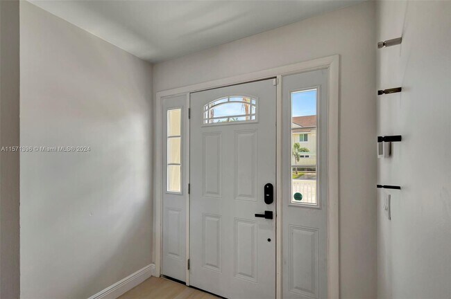 Foto del edificio - 6183 Riverwalk Ln