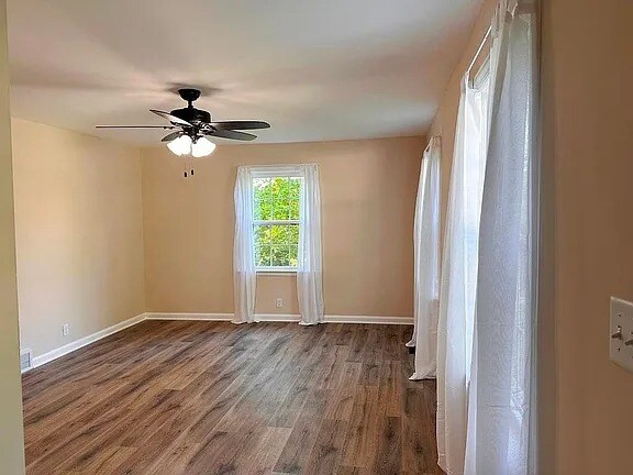 Foto del edificio - 5501 Kratzville Rd