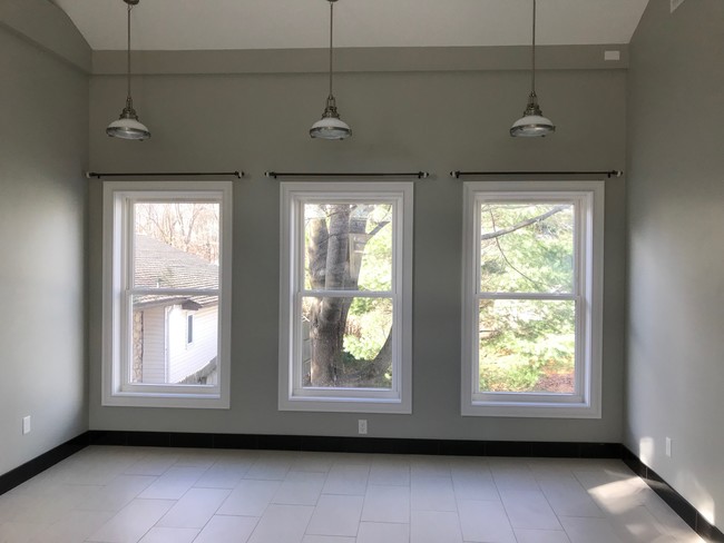 Dining Area - 22 De Laval Pl