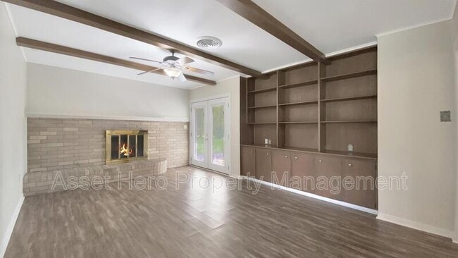 Building Photo - 205 Redmond Dr