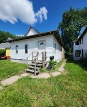 Building Photo - 1416 8th Ave