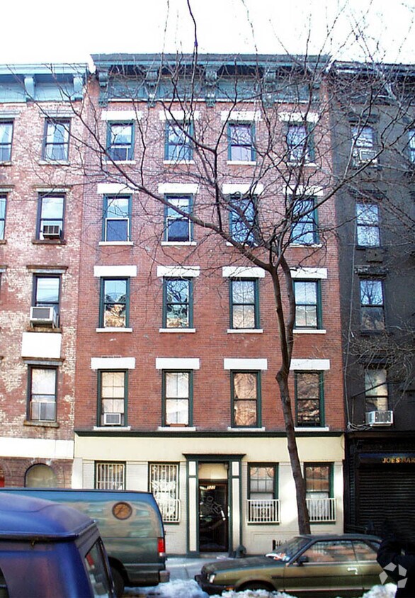 Building Photo - 522 E 6th St
