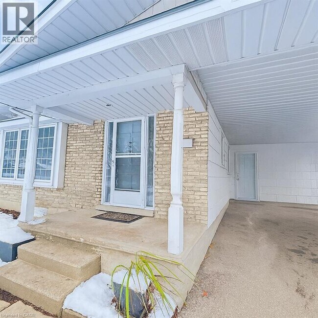 Building Photo - 62 Lewis Crescent