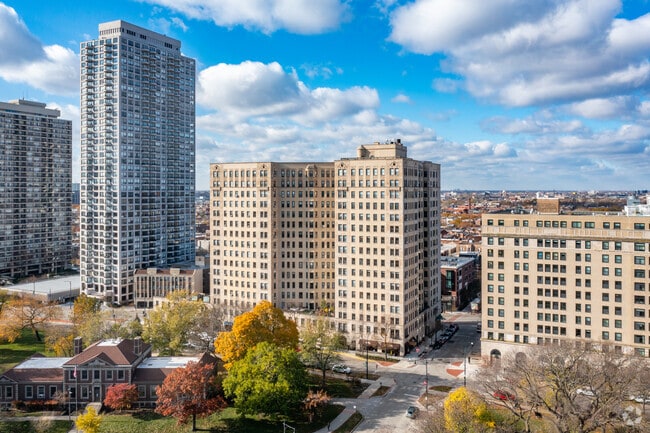 Aerial Photo - 2000 N Lincoln Park W