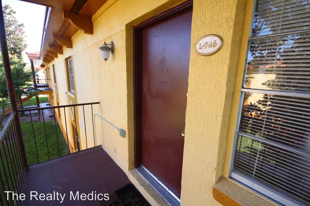 Foto principal - 746 Ridenhour Cir