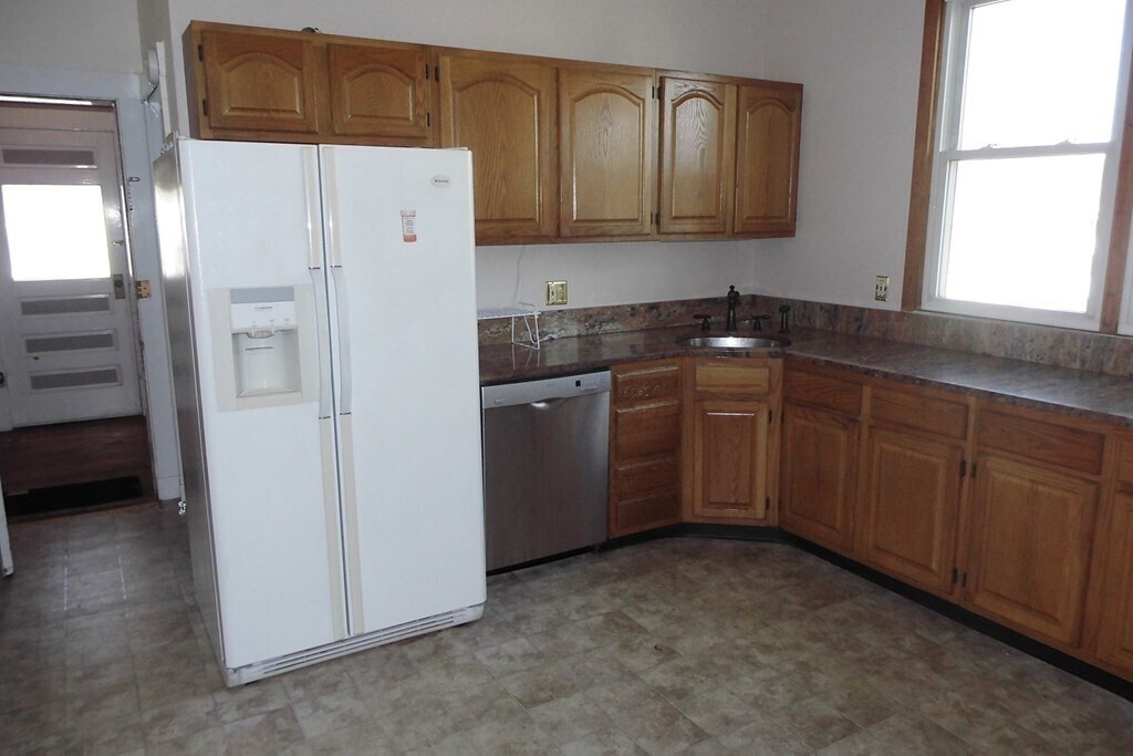 Primary Photo - 119 Dexter Ave
