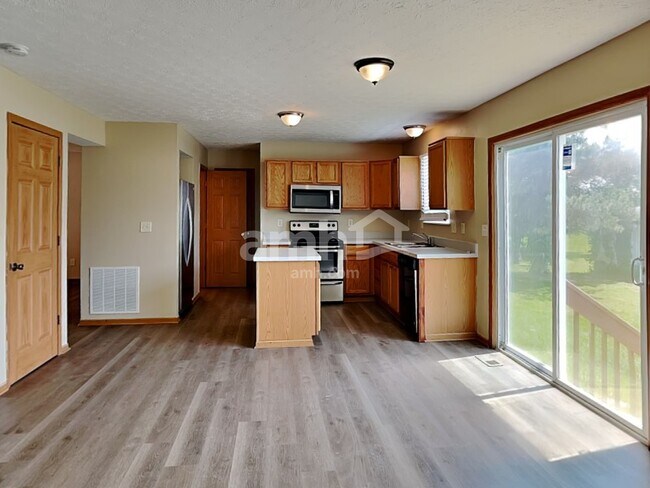 Foto del edificio - 2194 Dry Ridge Ct