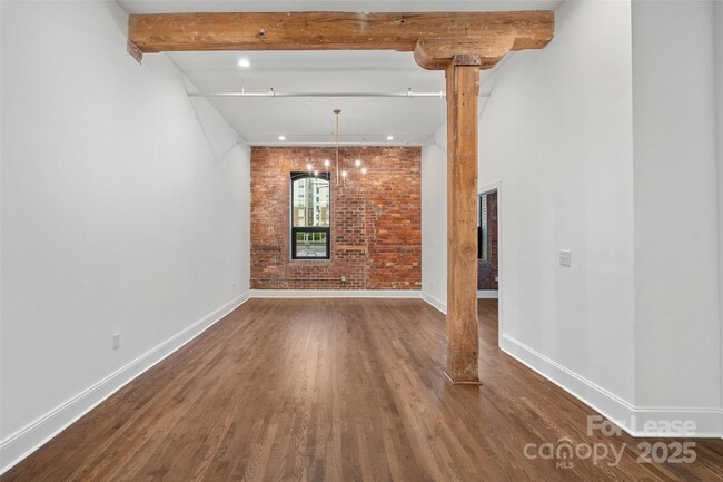 Building Photo - 310 Arlington Ave