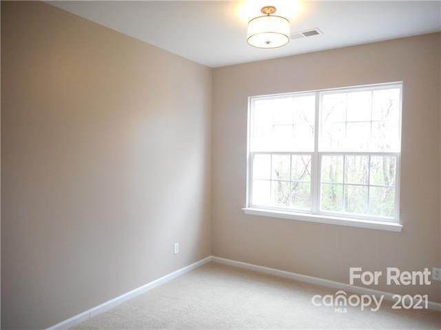 Building Photo - 14622 Lions Paw St
