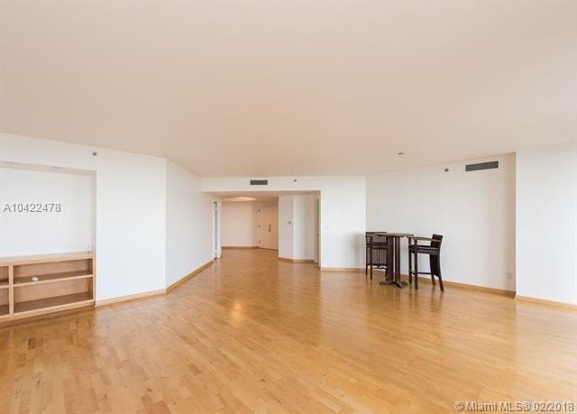 Foto del edificio - 2000 Island Blvd