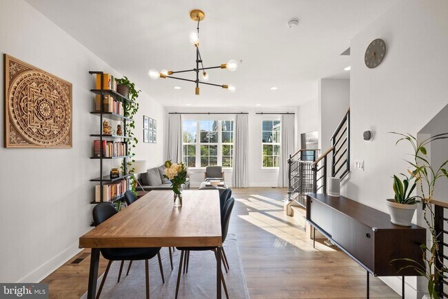 Building Photo - 11258 Faraday Park Dr.