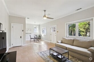 Building Photo - 653 Somerset Terrace NE