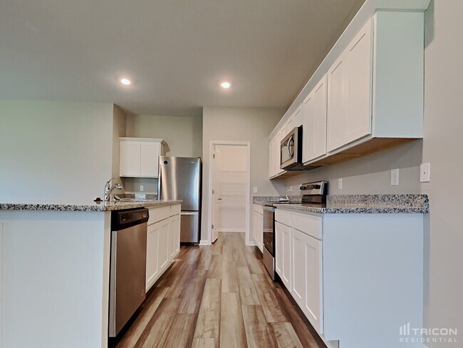 Building Photo - 457 4th Ave NW