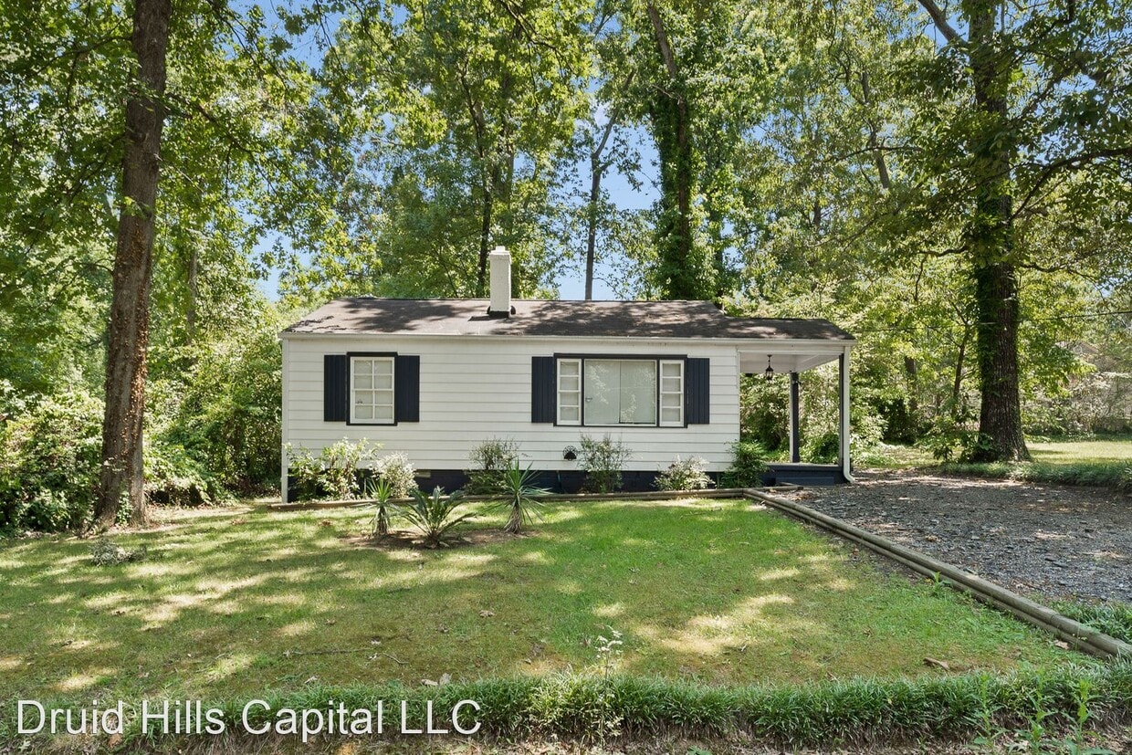 2 br, 1 bath House 511 Whitley Dr House Rental in Forest Park, GA
