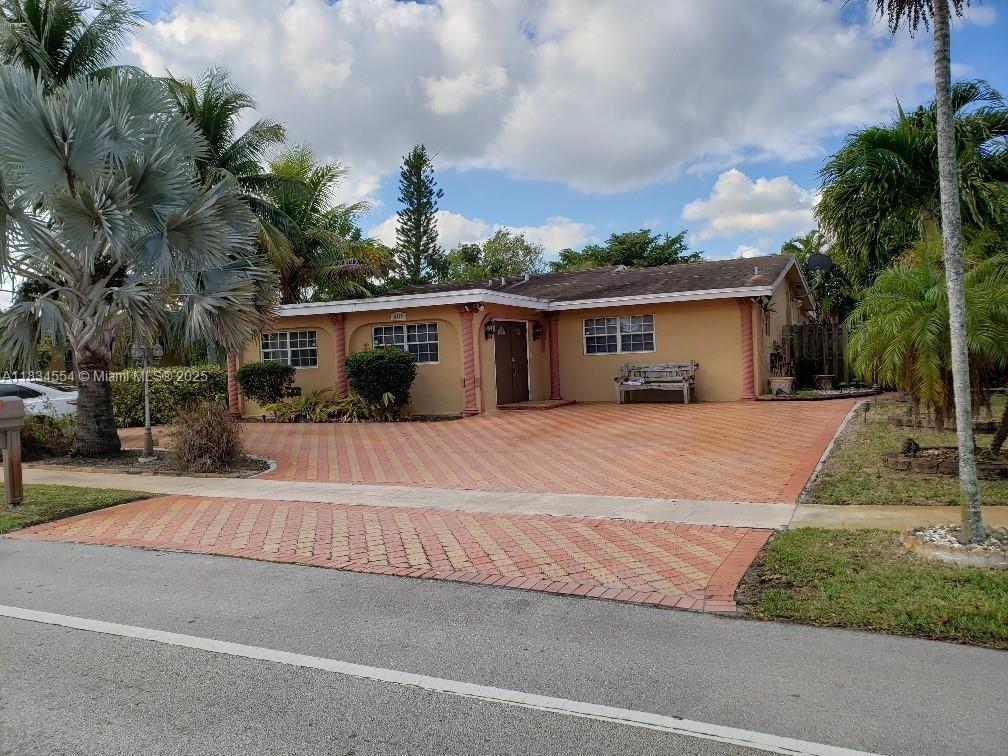 Foto principal - 0000 NW 70th Ave