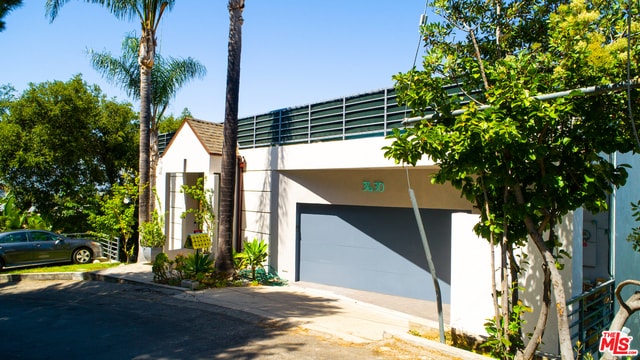 Building Photo - 3630 Avenida Del Sol
