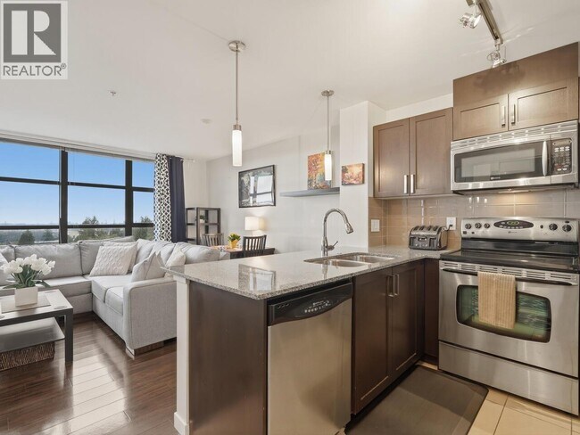 Photo du bâtiment - 605 306 SIXTH STREET