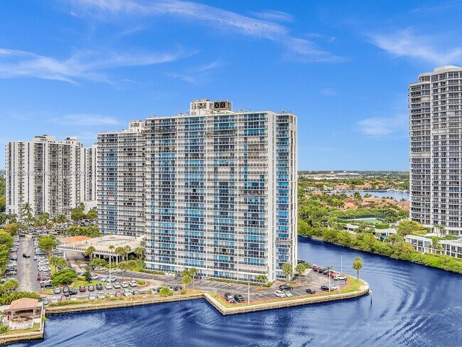 Foto del edificio - 20515 E Country Club Dr