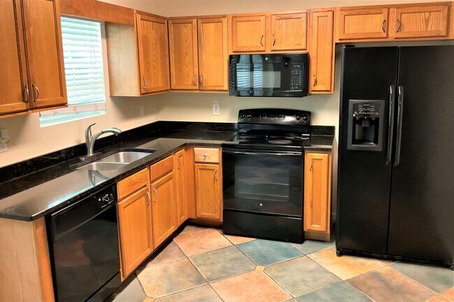 Foto del edificio - 4735 Saddleridge Rd