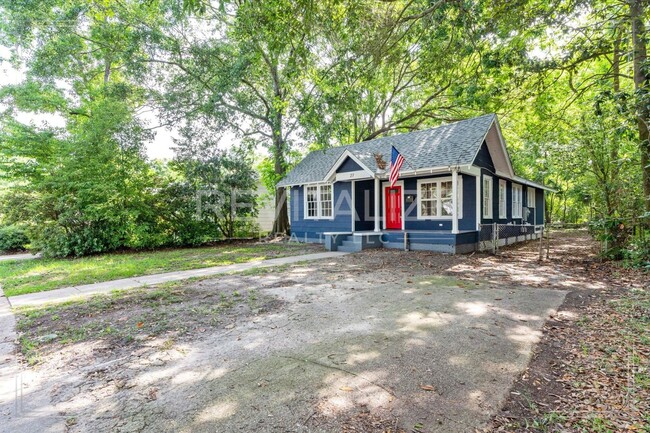 Foto del edificio - Prime Midtown Historic Home with Full Updates