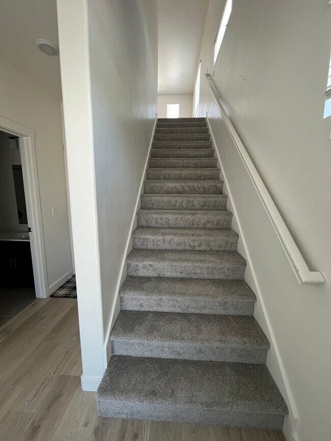 Building Photo - 482 S 900 W