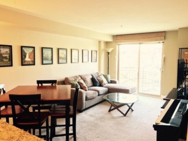 Foto del edificio - Carrara II - 1 bedroom + den