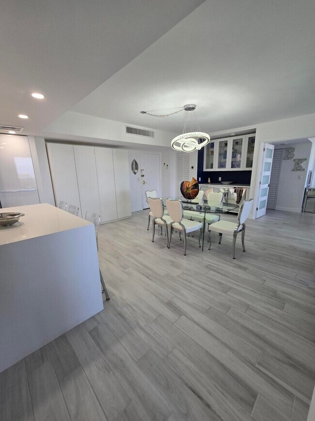 Foto del edificio - 3450 S Ocean Blvd