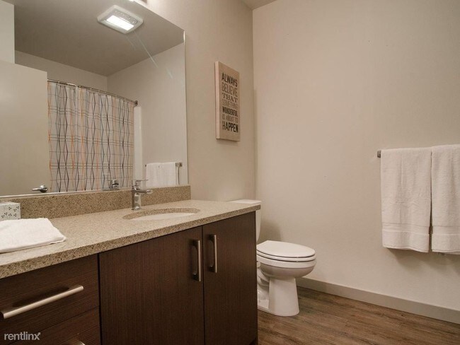 Building Photo - 1 br, 1 bath  - 302 E Houston St