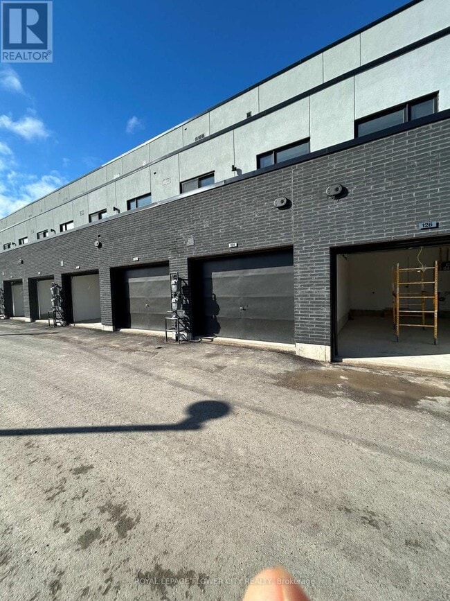 Building Photo - 124 Everett Cmn