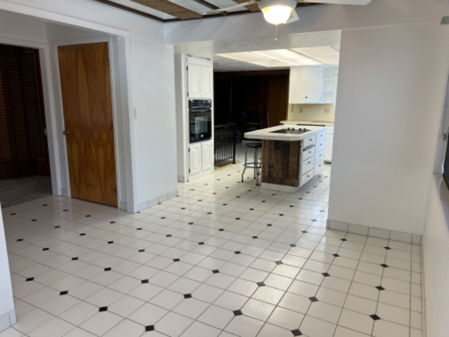 Foto del edificio - 272 N 250 E St