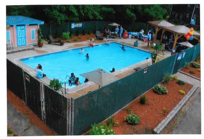 Foto del edificio - 458 Middle Turnpike W