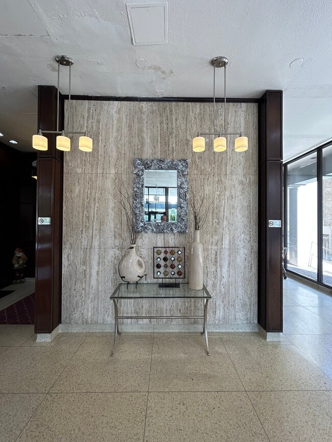 Building Photo - 7447 S South Shore Dr