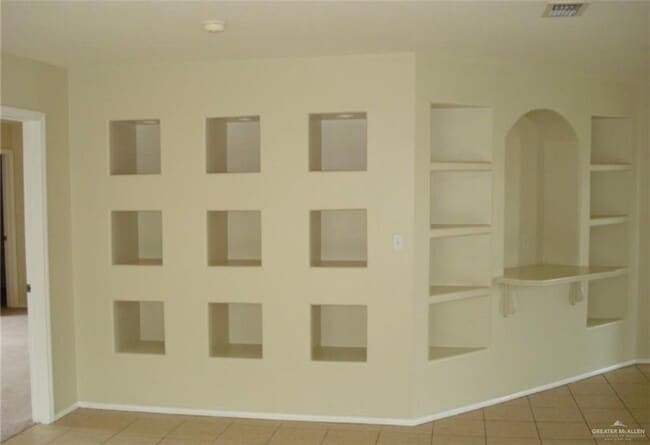 Building Photo - 719 W Sherryl Ave