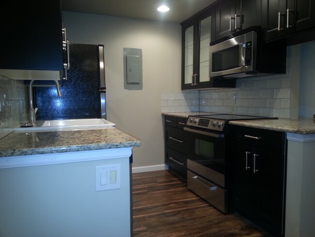 Foto del edificio - Newly renovated 1 Bed/1 Bath Condo near Lo...