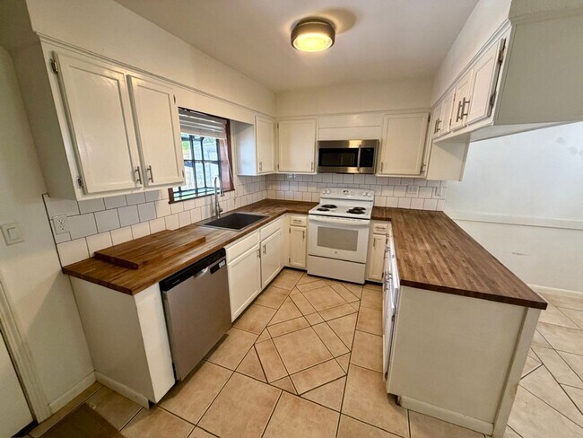 Foto del edificio - 299 Anchors Pl