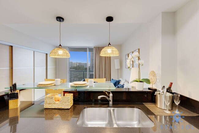 Foto del edificio - 18683 Collins Ave