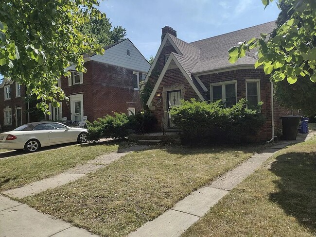 Building Photo - 9950 Balfour Rd