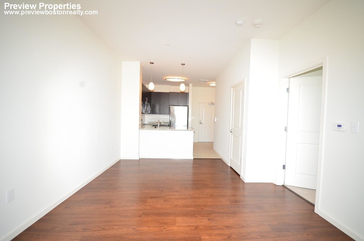 Building Photo - 50 Lewis St