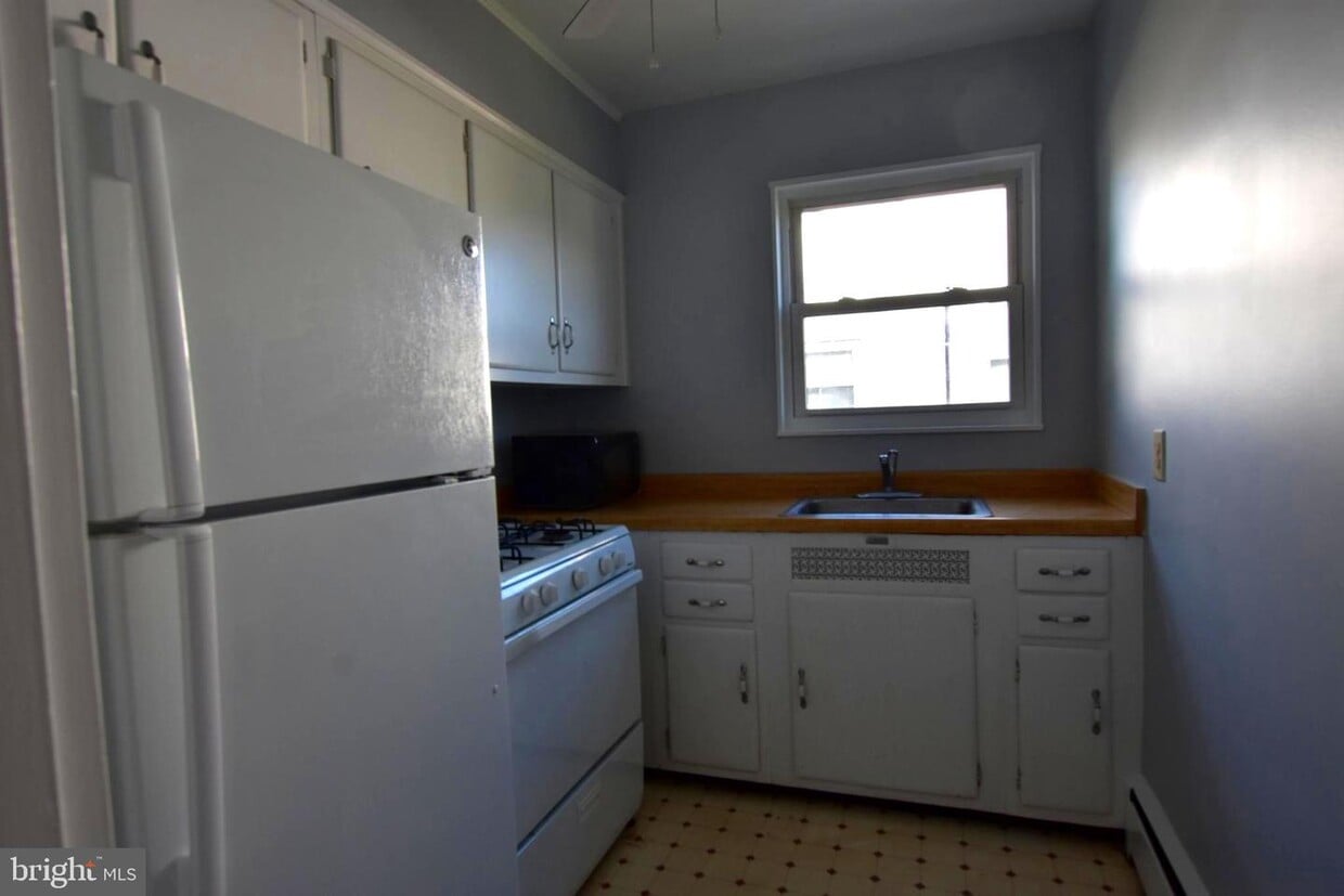 Primary Photo - 335 Talbott Ave