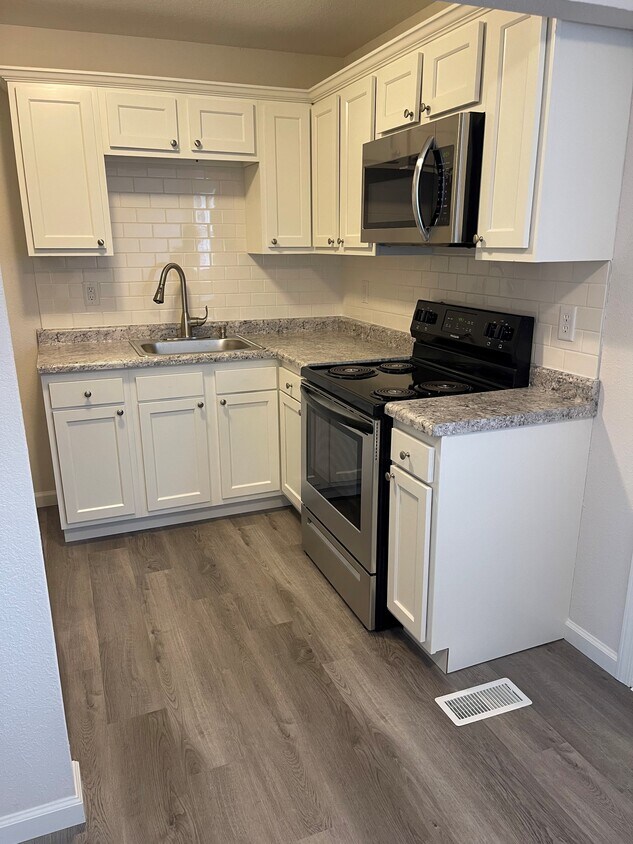 Foto principal - 221 S Rosedale Ave