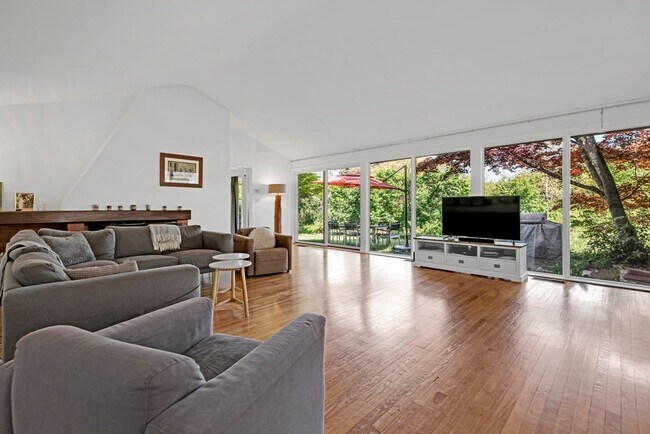 Foto del edificio - 87 Pleasant St