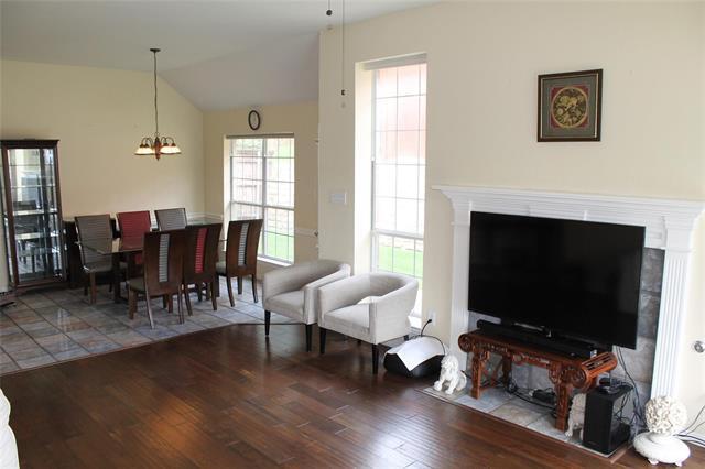 Foto del edificio - 9702 Valley Lake Ct
