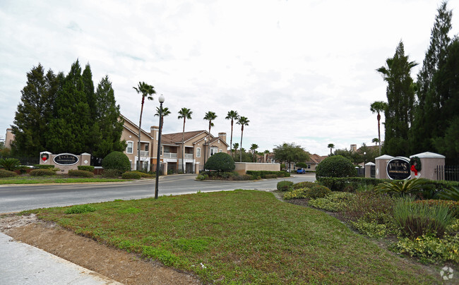 Building Photo - Villas At Cross Creek