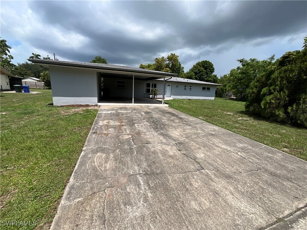 Foto principal - 169 Riverview Rd