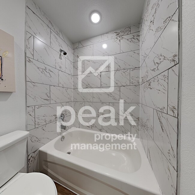 Foto del edificio - 3 Bed/2.5 Bath Townhome located in Forest Hill, Texas! Free Application BLACK FRIDAY DEAL Ends 11...