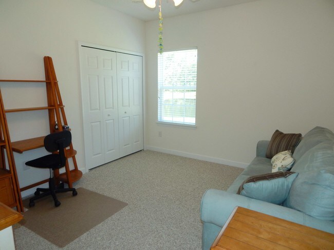 Building Photo - 63 Hidden Oaks Ct
