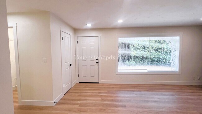 Foto del edificio - 1745 Berry St SE
